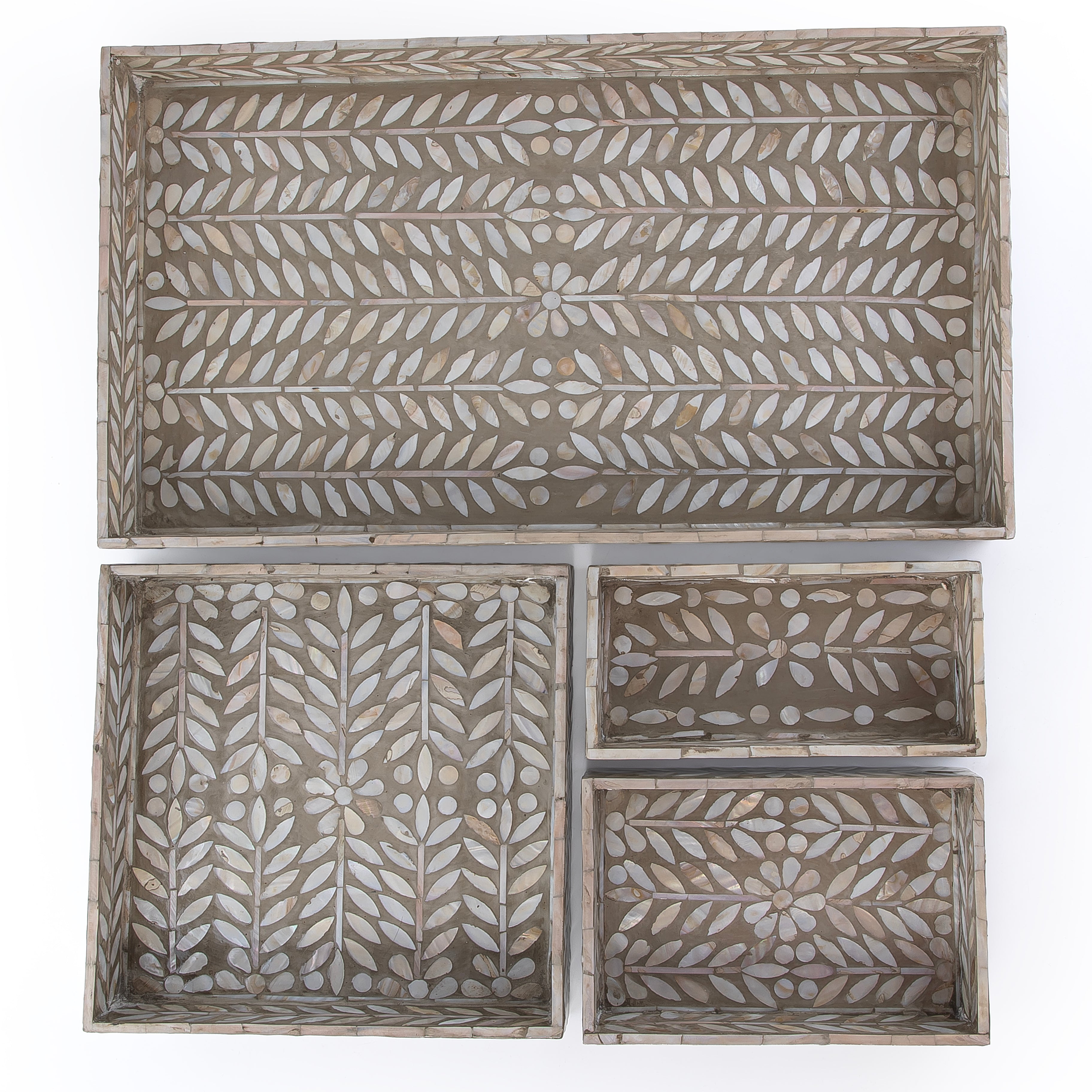 طقم 4 صواني صدف بأحجام مختلفة - بني