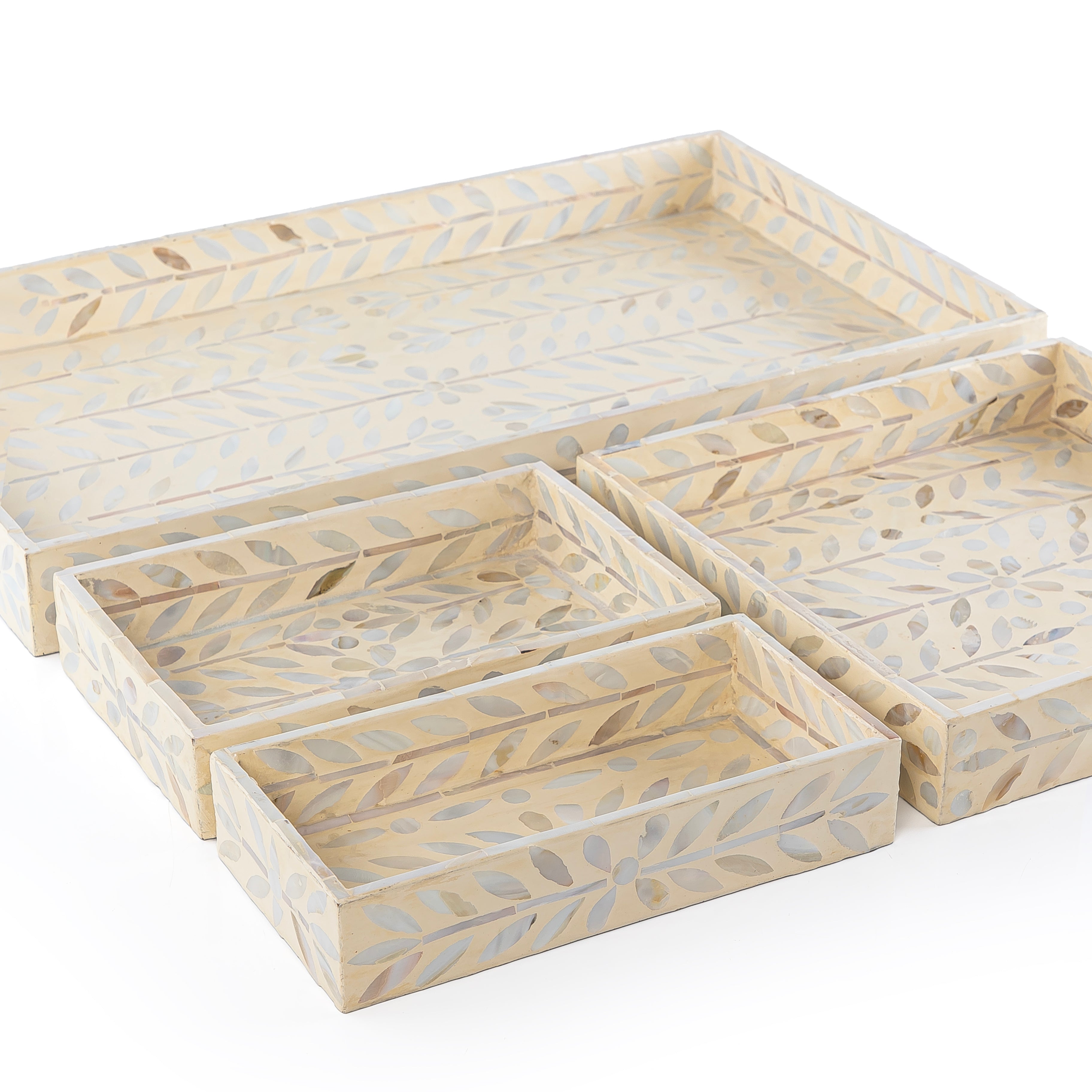 Set of mother of pearl 4 trays in different sizes - beige