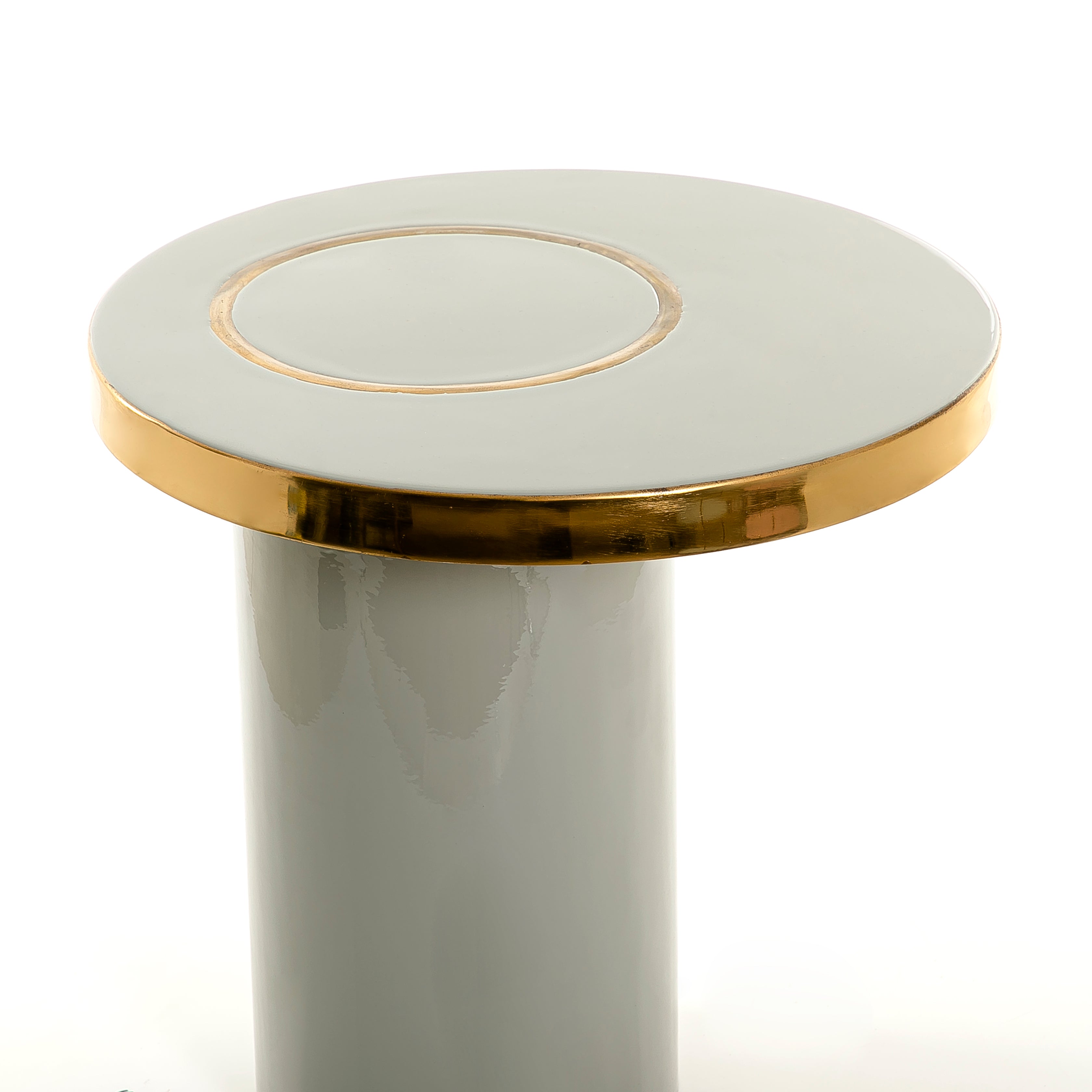 Small Round Table Decor With Column Base