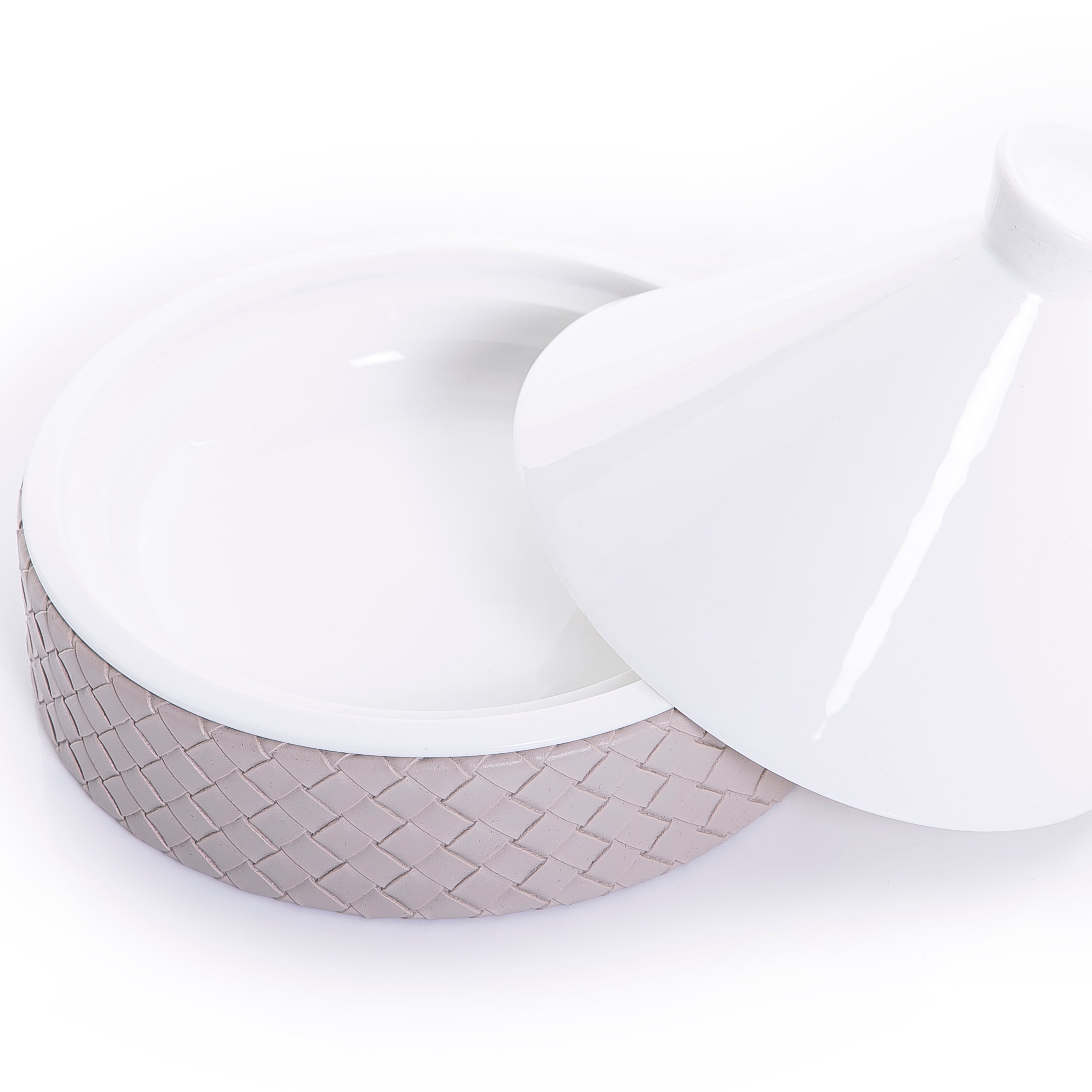 Ceramic bowl with cover and leather base