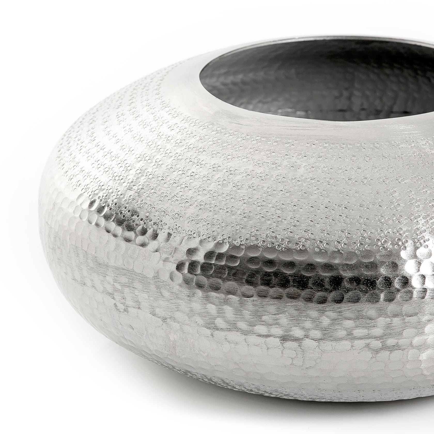Metal vase (7226683064515)