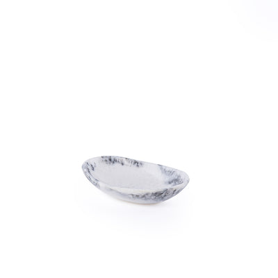 Small Resin Oval Plate - Black&white