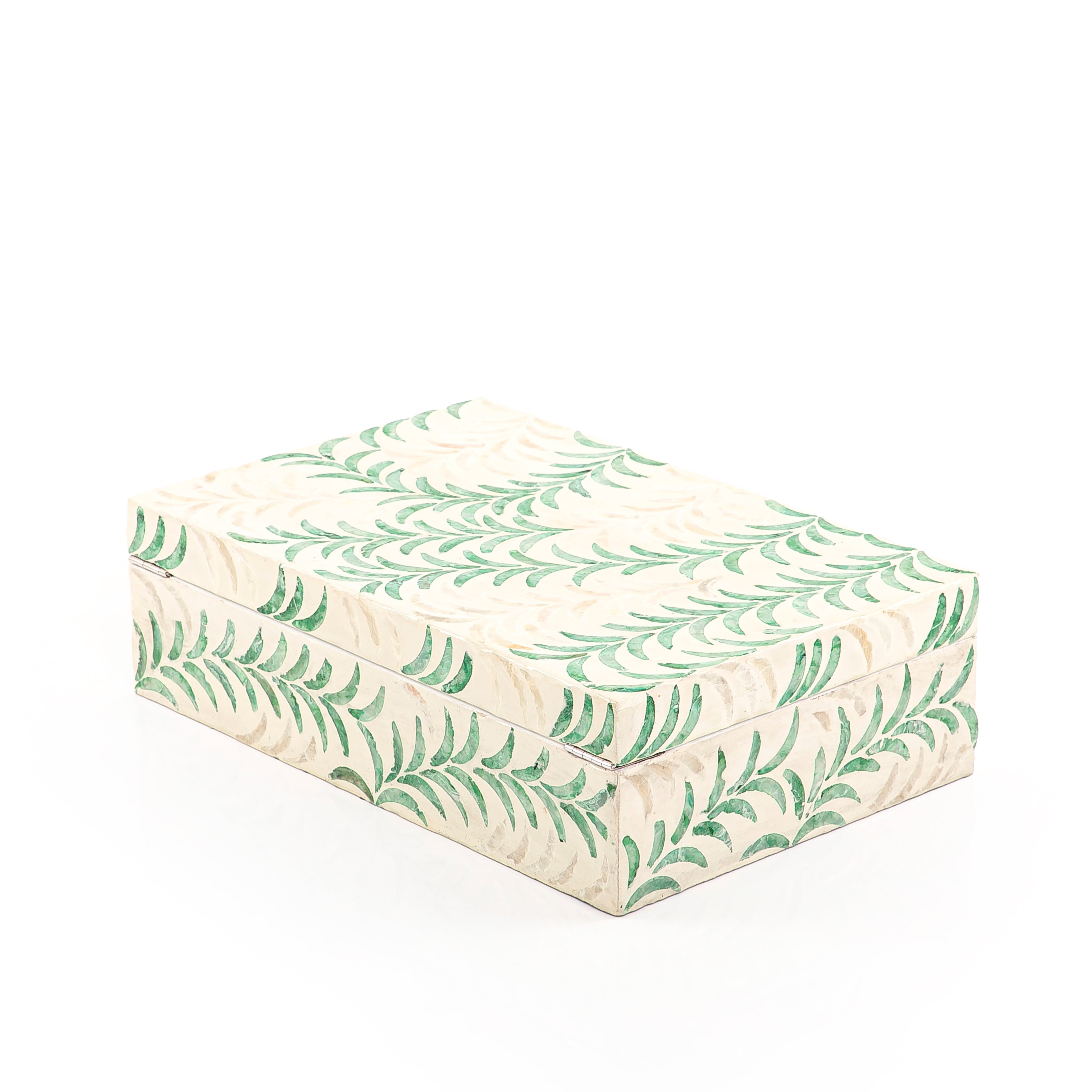 بوكس صدف مستطيل بألوان متعدّدة حجم وسط