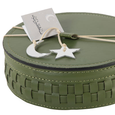 وعاء قرقيعان دائري من الجلد بتصميم مضفَّر وغطاء - كبير