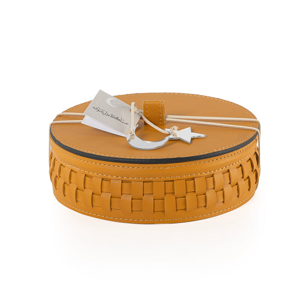 وعاء قرقيعان دائري من الجلد بتصميم مضفَّر وغطاء - كبير