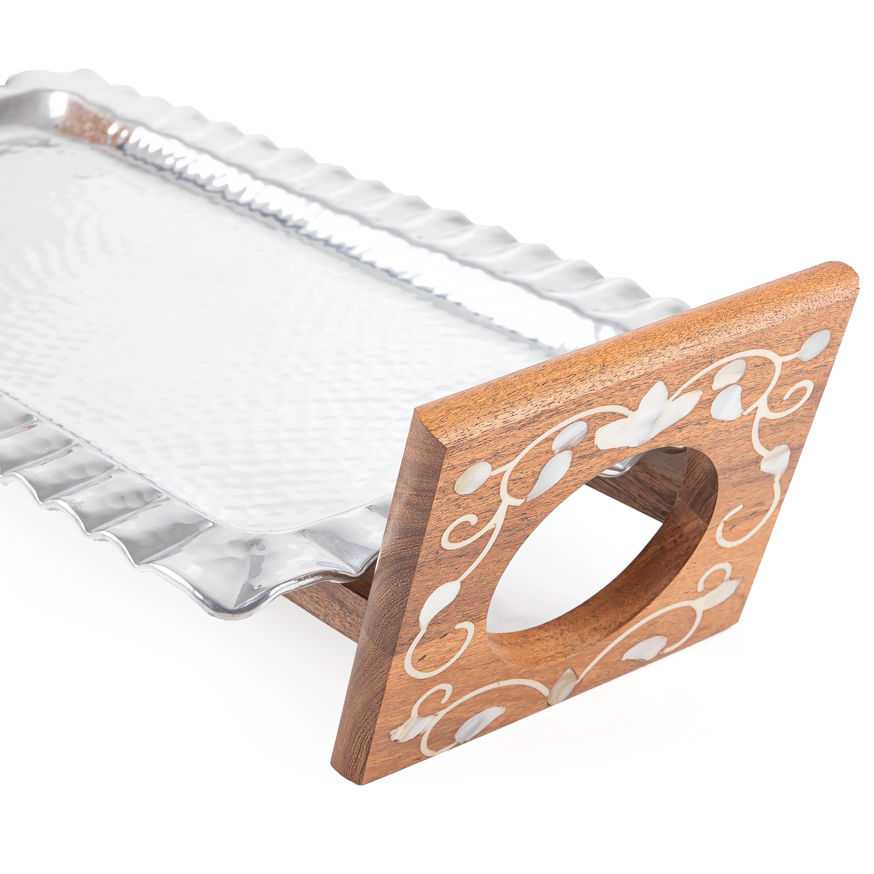 صينية تقديم مستطيلة مصنوعة من الألمنيوم بقاعدة مصنوعة من الخشب والصدف - وسط