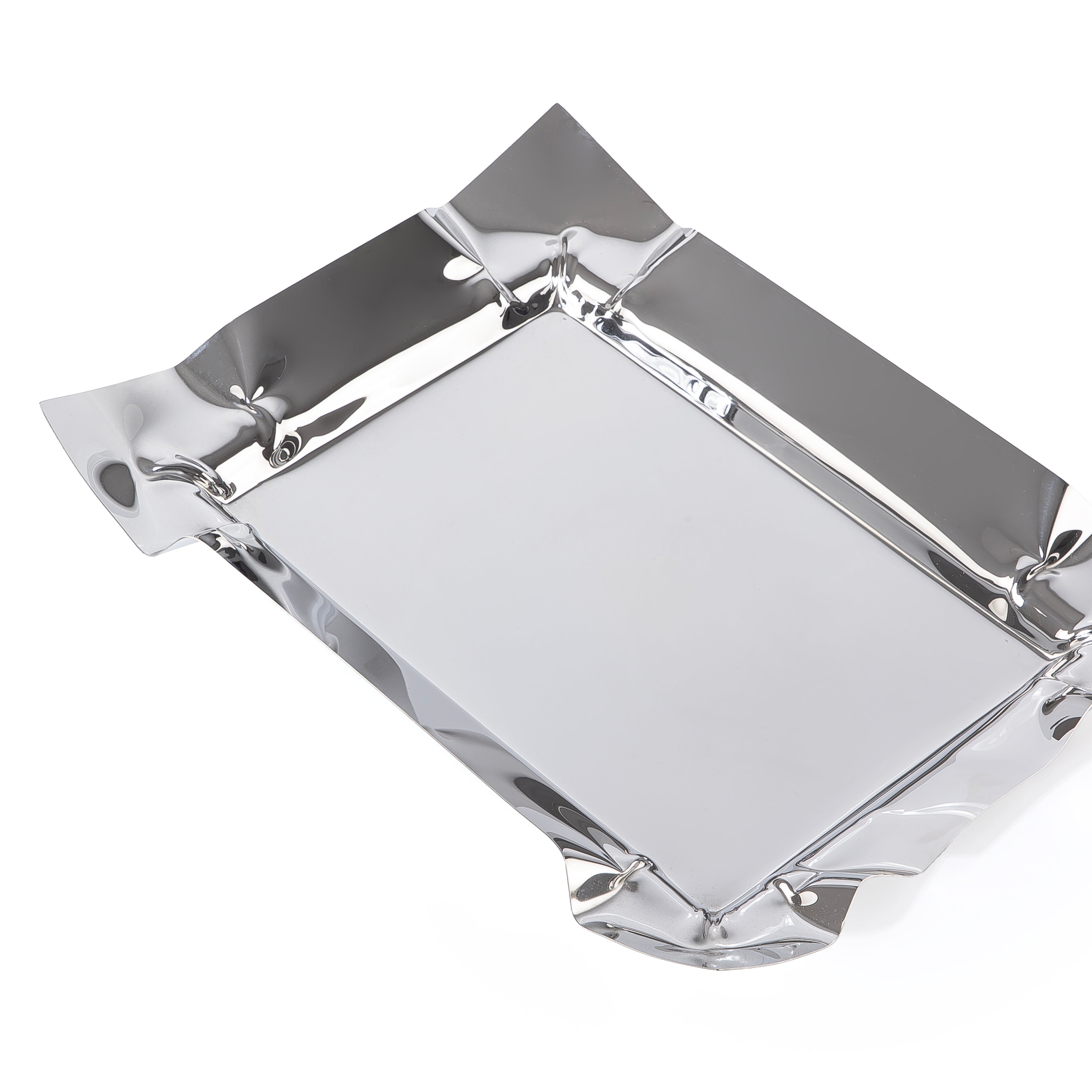 صينية تقديم معدنية أنيقة بلمسة فضية