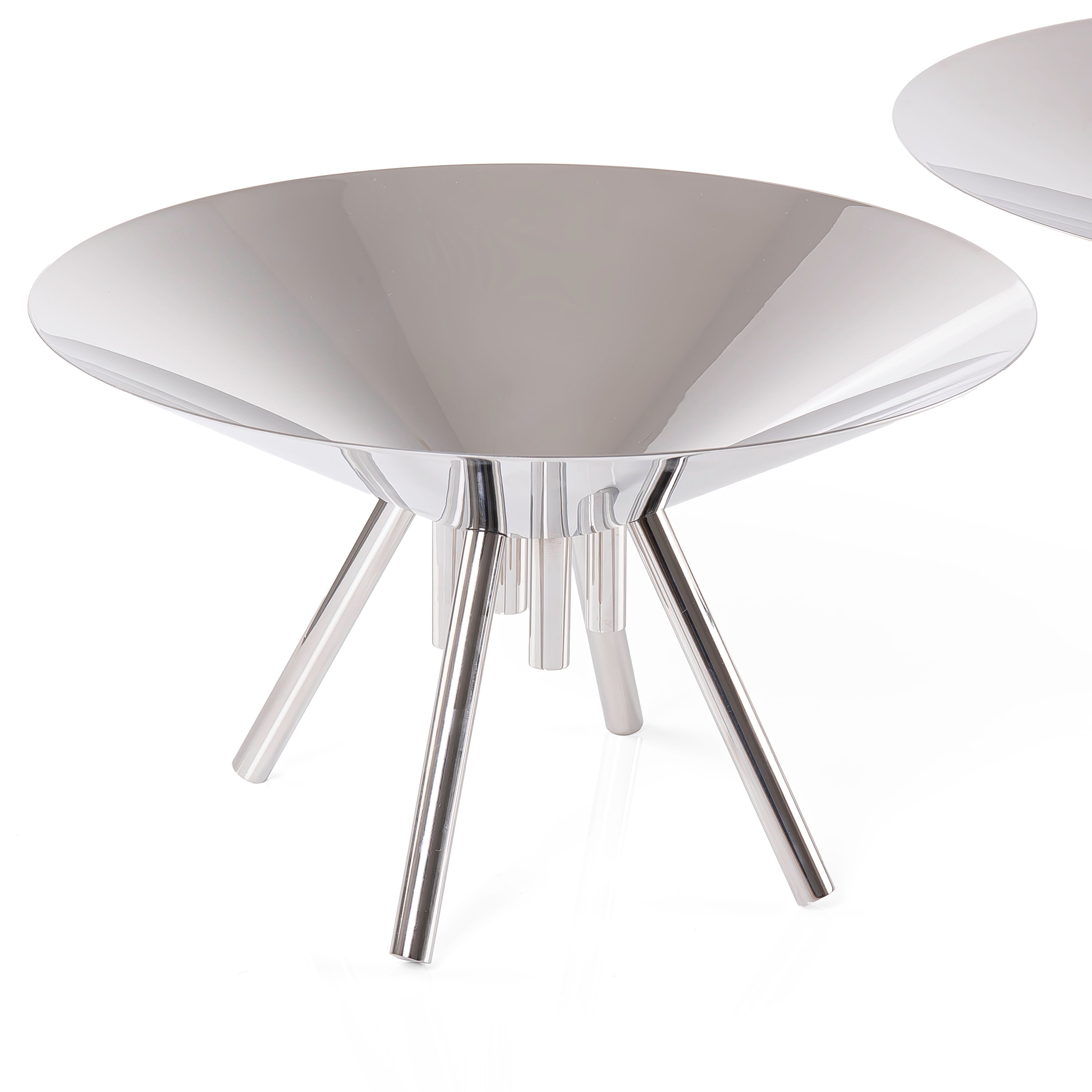 Set of 2 stainless steel serving stands with branched base