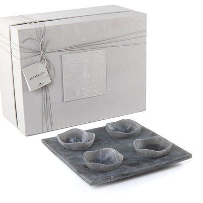 Resin Serving Set with 4 Small Bowls and Tray