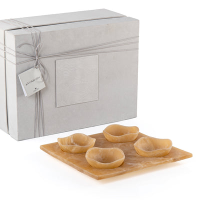 Resin Serving Set with 4 Small Bowls and Tray