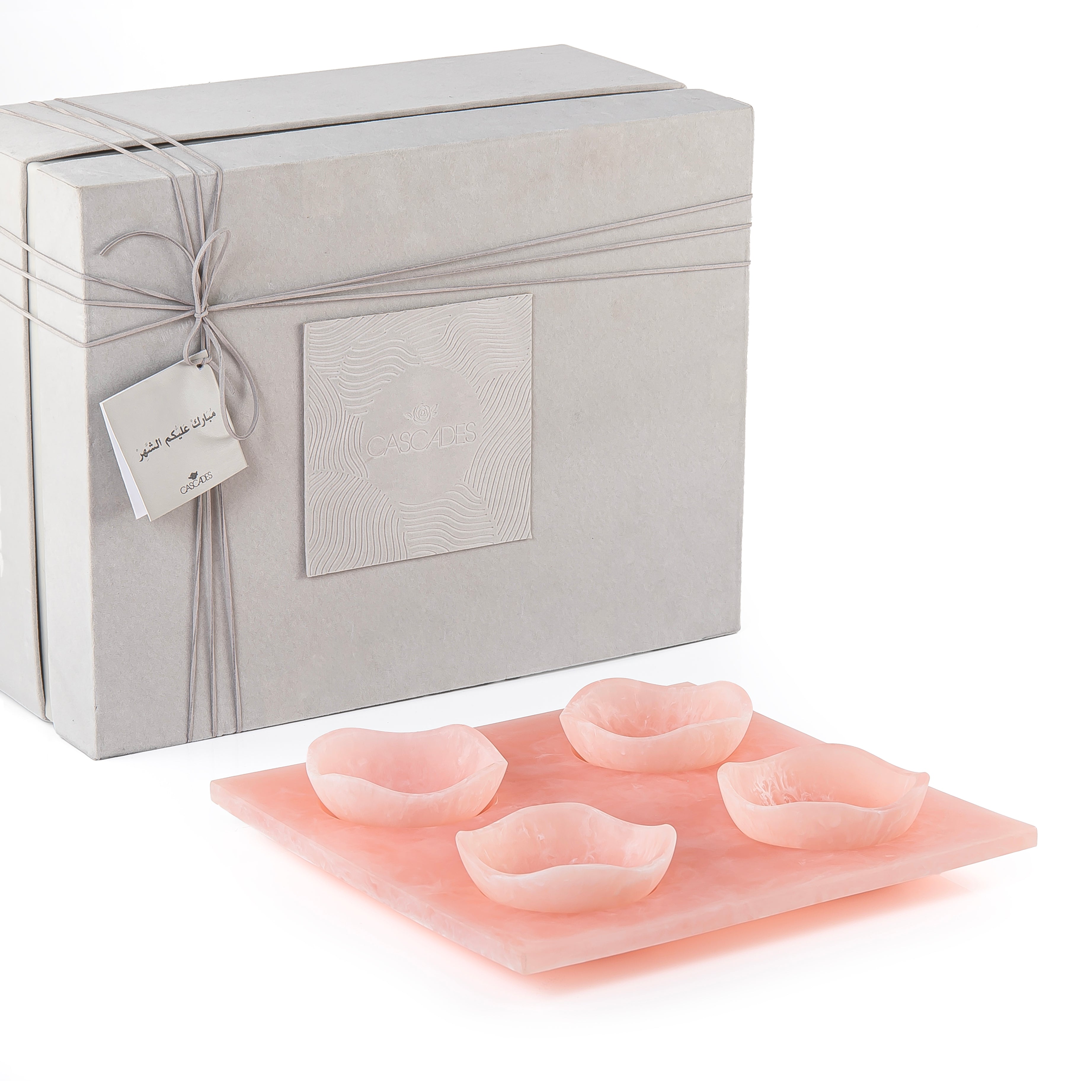 Resin Serving Set with 4 Small Bowls and Tray