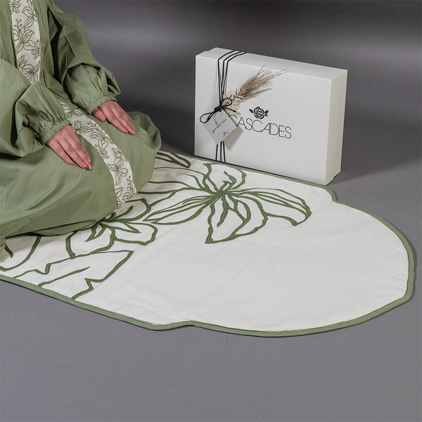 طقم صلاة من القطن يتكون من ثوب وسجادة بتصميم  بيضاوي مع بوكس هدية