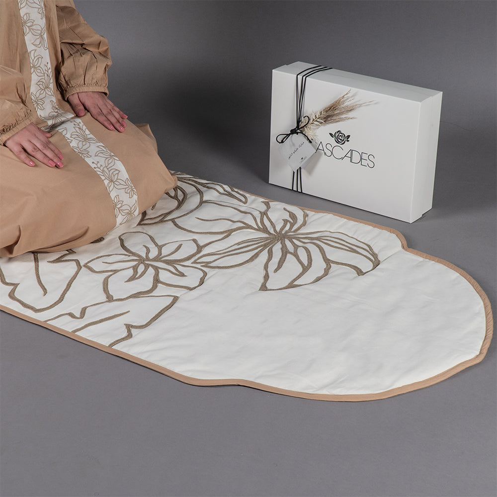 طقم صلاة من القطن يتكون من ثوب وسجادة بتصميم  بيضاوي مع بوكس هدية