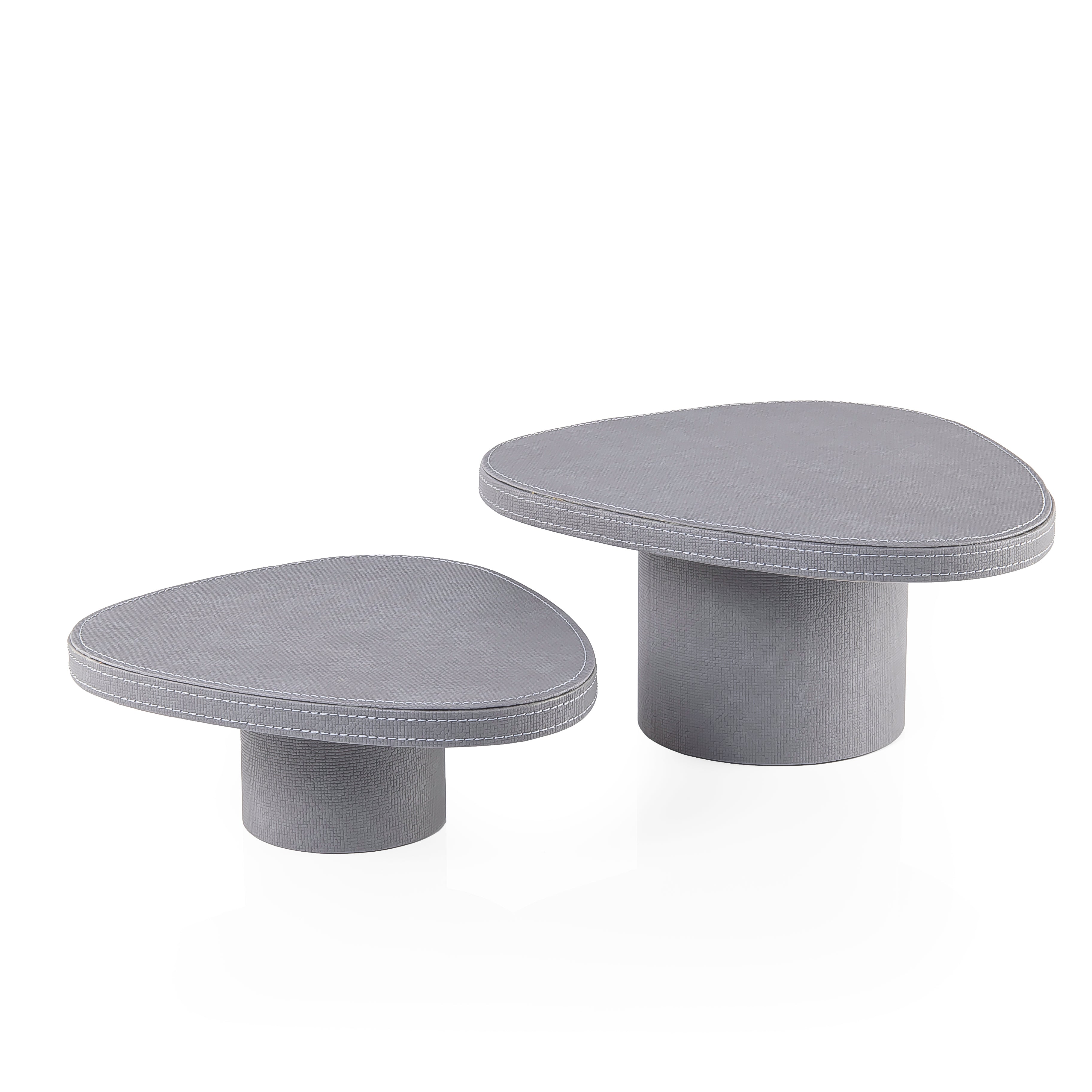 طقم 2 ستاند تقديم من الخشب بتلبيسة جلد مع قواعد أسطوانية - رمادي يغامق