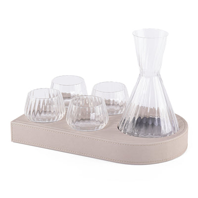 طقم صينية تقديم من الخشب بتلبيسة جلد مع 4 أكواب وإناء وبوكس هدية - رمادي فاتح