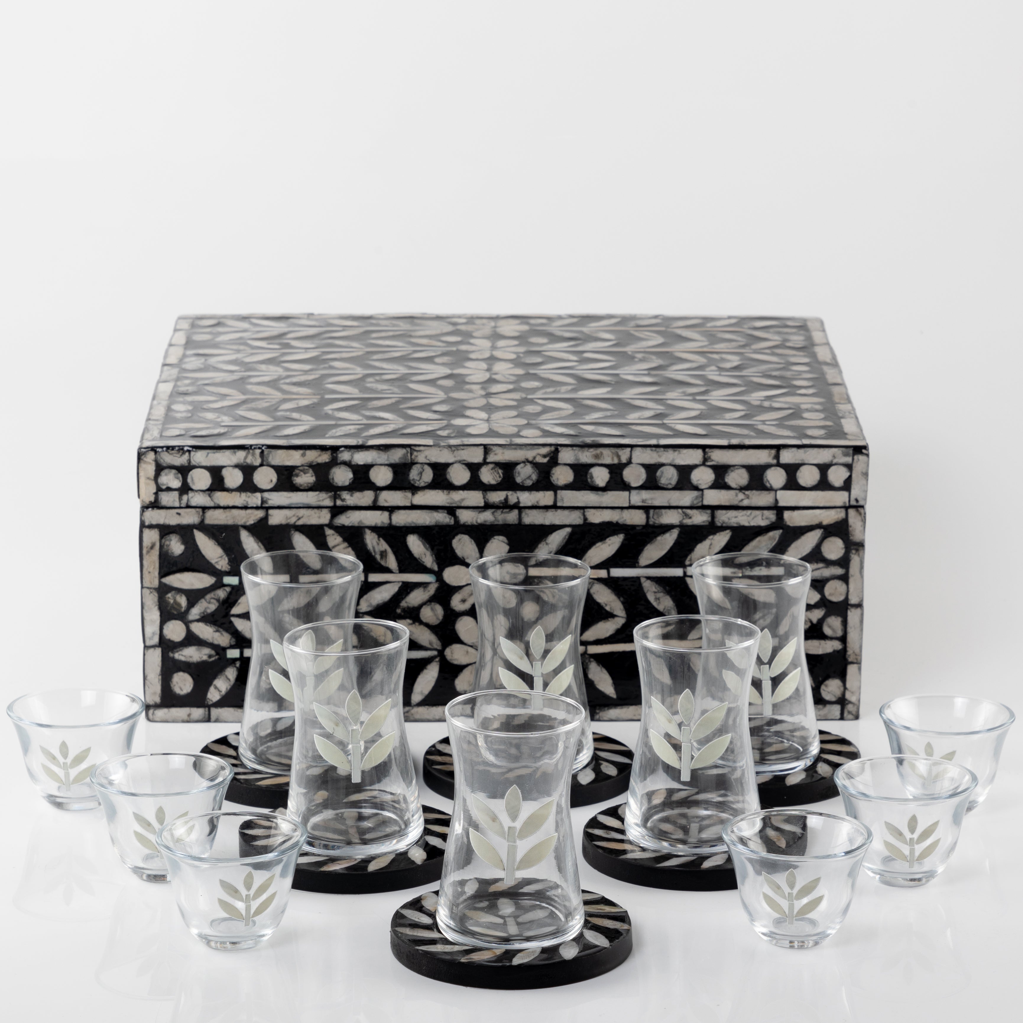 Set of mother pearl 12 coaster with 6 cups for coffee and 6 cups for tea with box - black