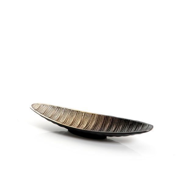 طبق معدن علي شكل بيضاوي 