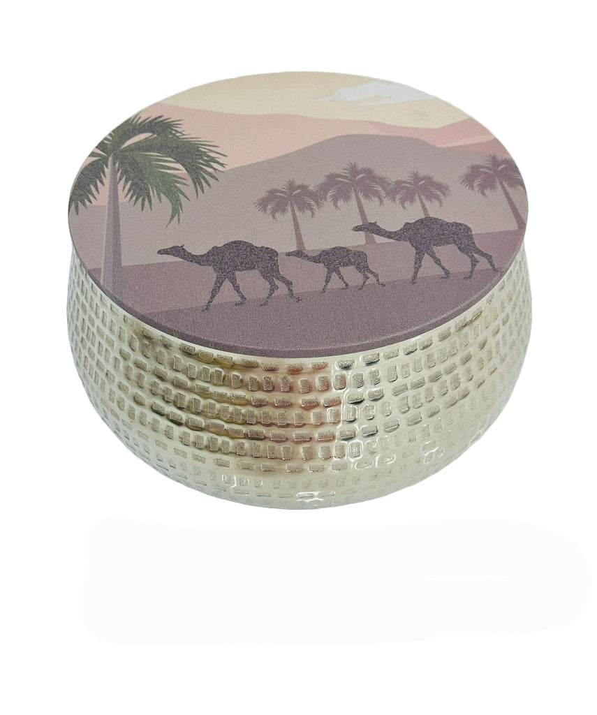 Silver color steel bowl with printed wooden cover