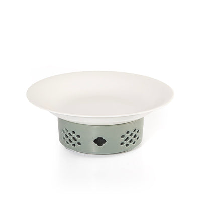 طبق سيراميك أنيق مع قاعدة موقد عملية